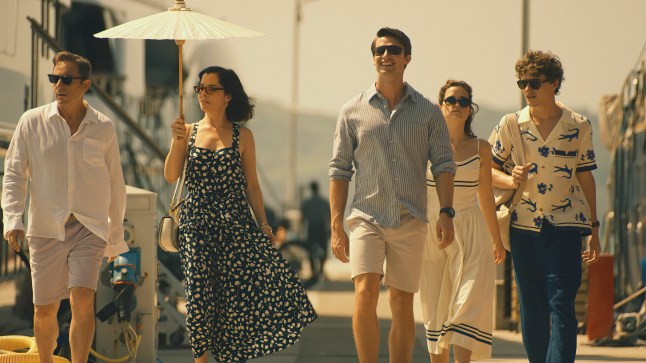 A social satire following the exploits of various employees and guests at an exclusive Hawaiian resort during one tumultuous week in paradise.