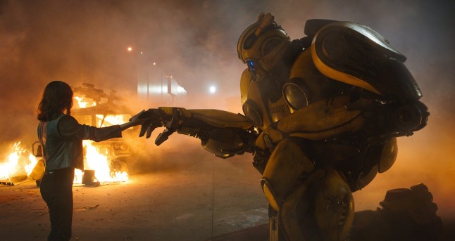 For Editorial Use Only Mandatory Credit: Photo by THA/Shutterstock (15043938h) Left to right: Hailee Steinfeld as Charlie and Bumblebee in BUMBLEBEE, from Paramount Pictures. Photo Credit: Paramount Pictures Bumblebee (2018)