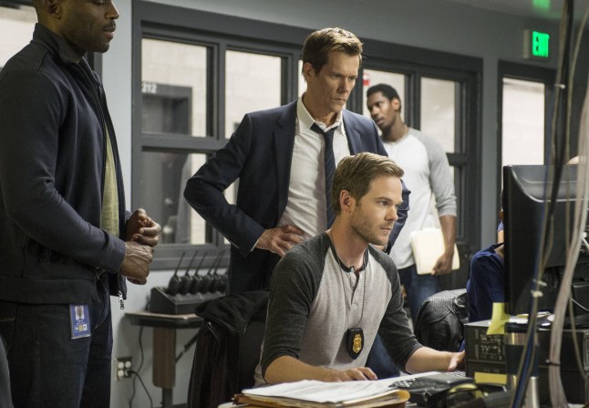 Kevin Bacon, Shawn Ashmore in The Following